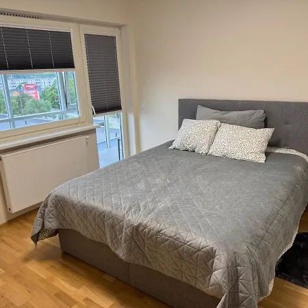 Overnight In Skyscraper! Apartmán